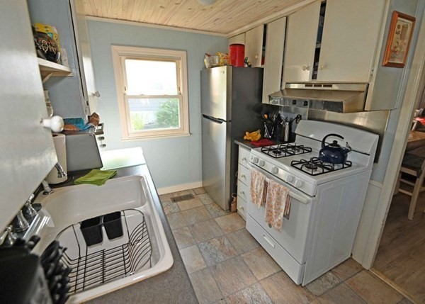 64 Timber Lane Wareham, MA 02576 - Photo 6 of 13 Gallery Image 6