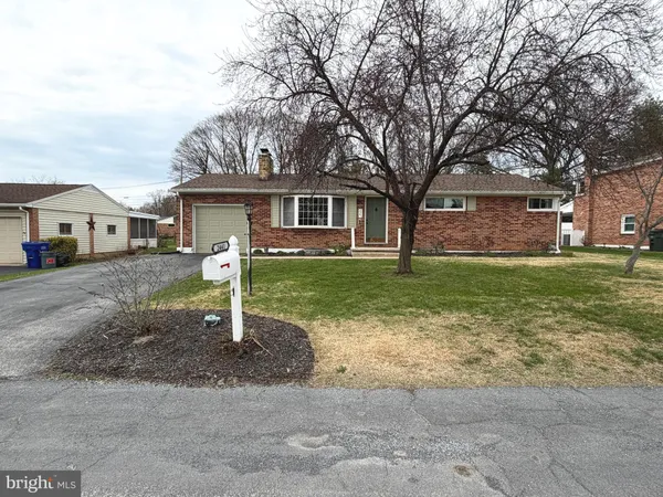 $314,900 | 2441 Brookside Lane, York, PA 17402