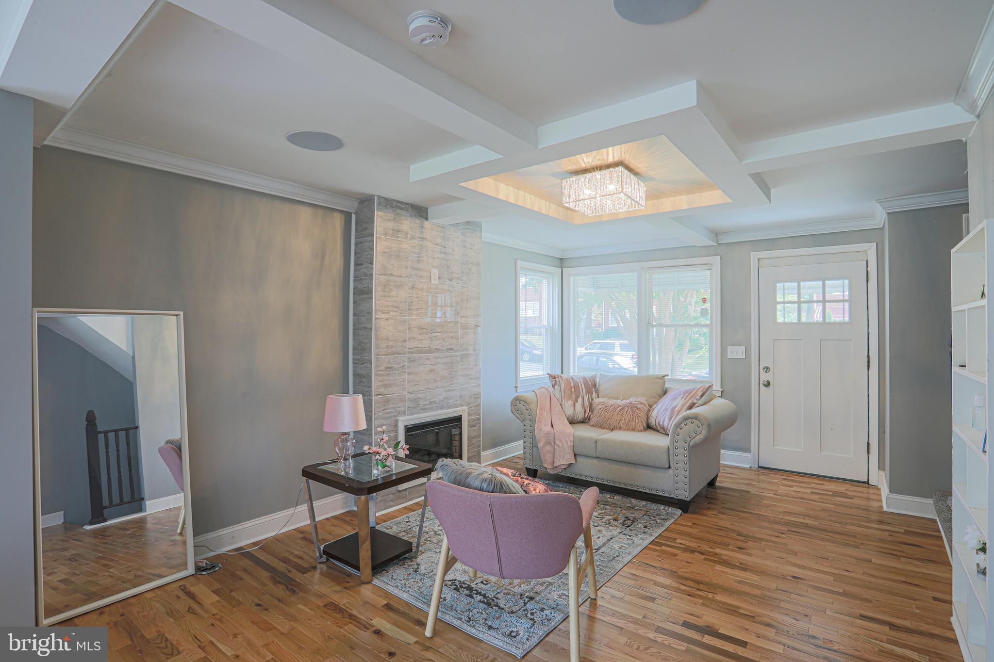 6210 Plymouth Road Baltimore, MD 21214 - Photo 14 of 63 Luxurious Living Room