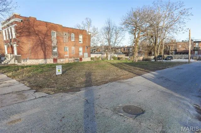 $10,000 | 3742 South Compton Avenue, St. Louis, MO 63118