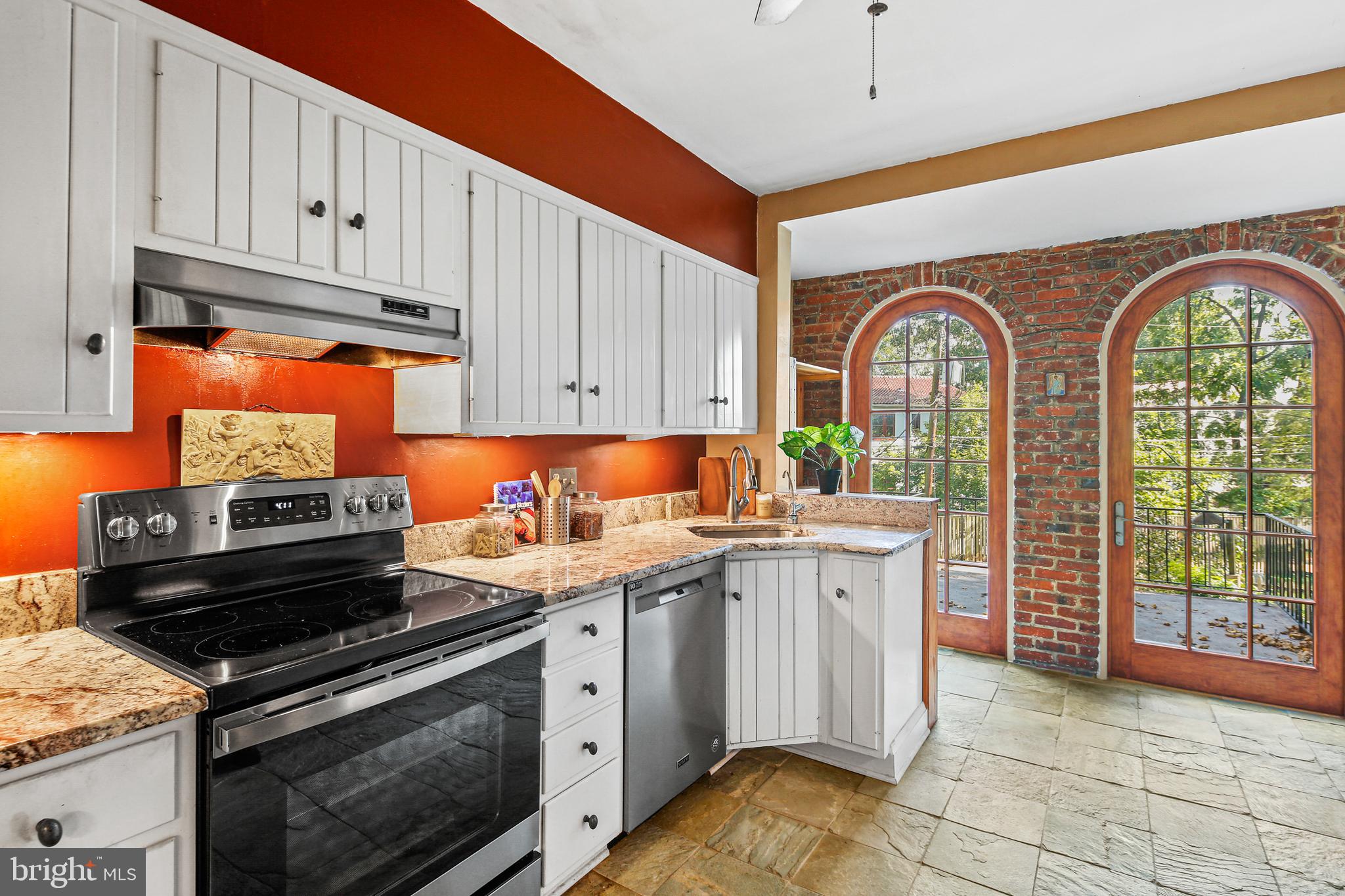 201 Ridgemede Road Baltimore, MD 21210 - Photo 15 of 40