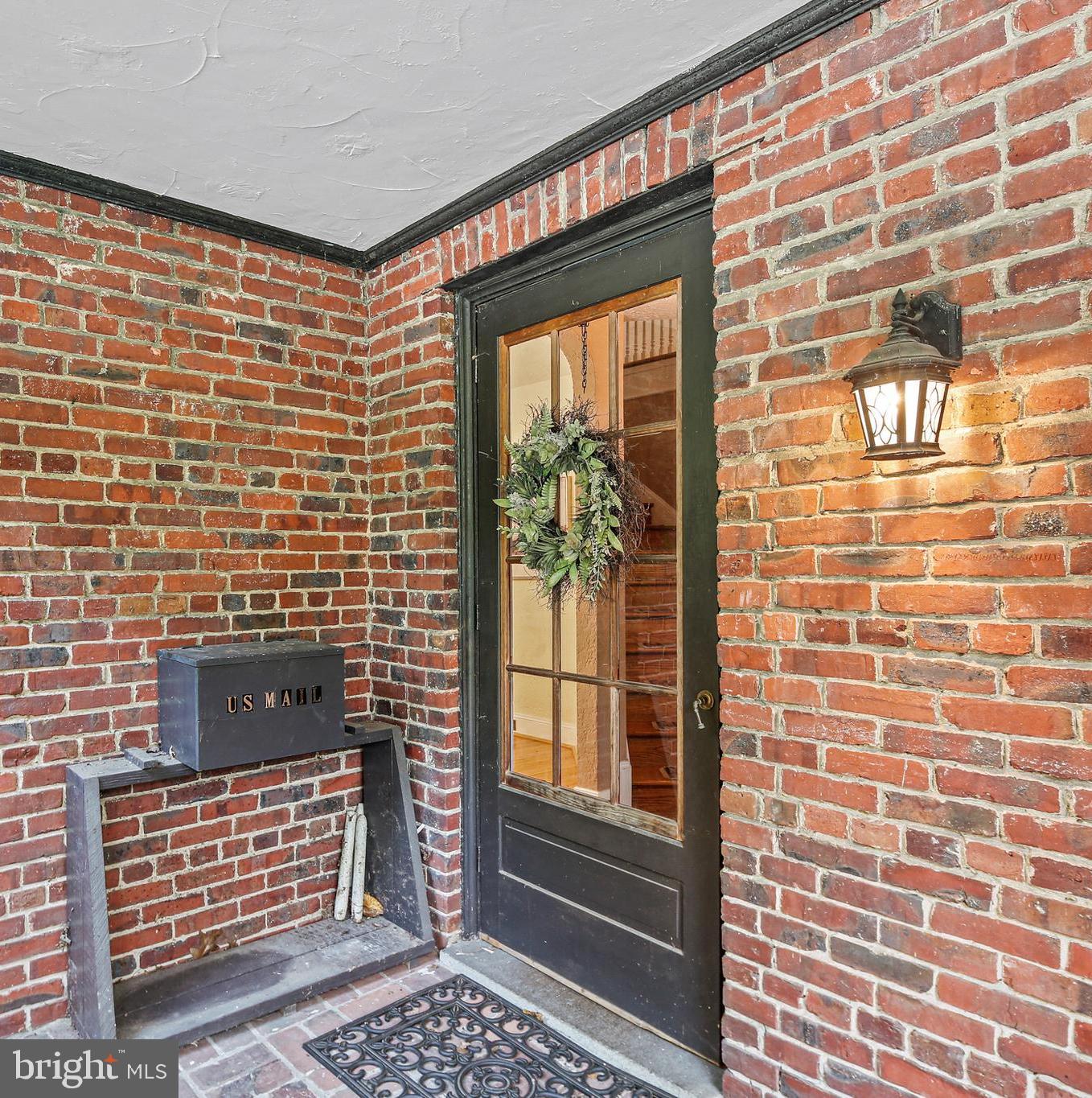 201 Ridgemede Road Baltimore, MD 21210 - Photo 5 of 40 Welcoming front porch