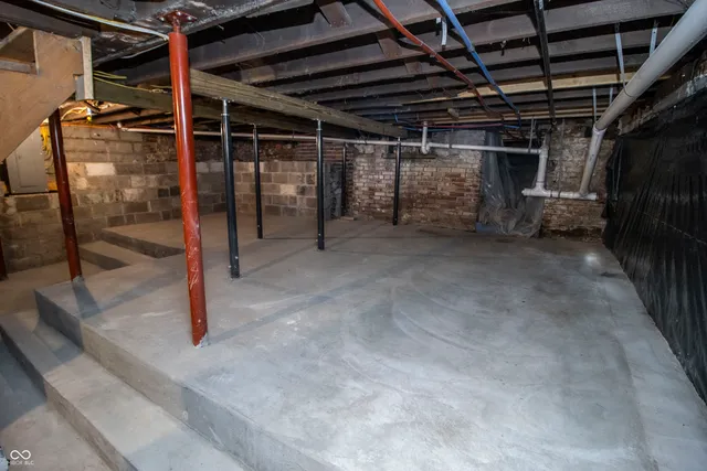 $280,000 | 341 East Morris Street, Indianapolis, IN 46225