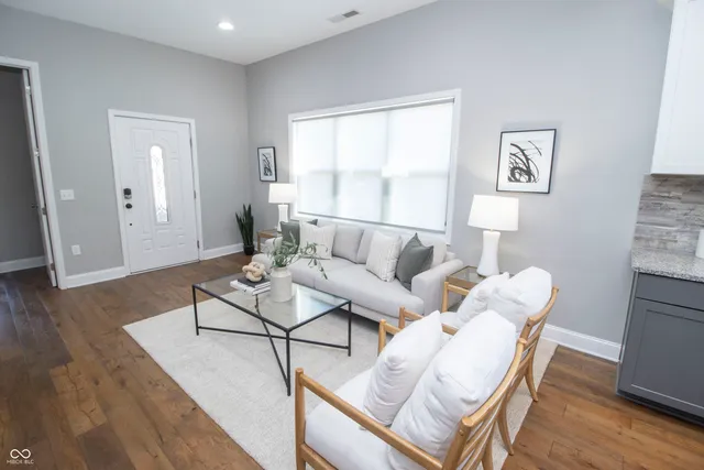 $280,000 | 341 East Morris Street, Indianapolis, IN 46225