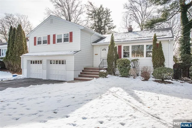 $899,000 | 33 Tuers Place, Montclair, NJ 07043