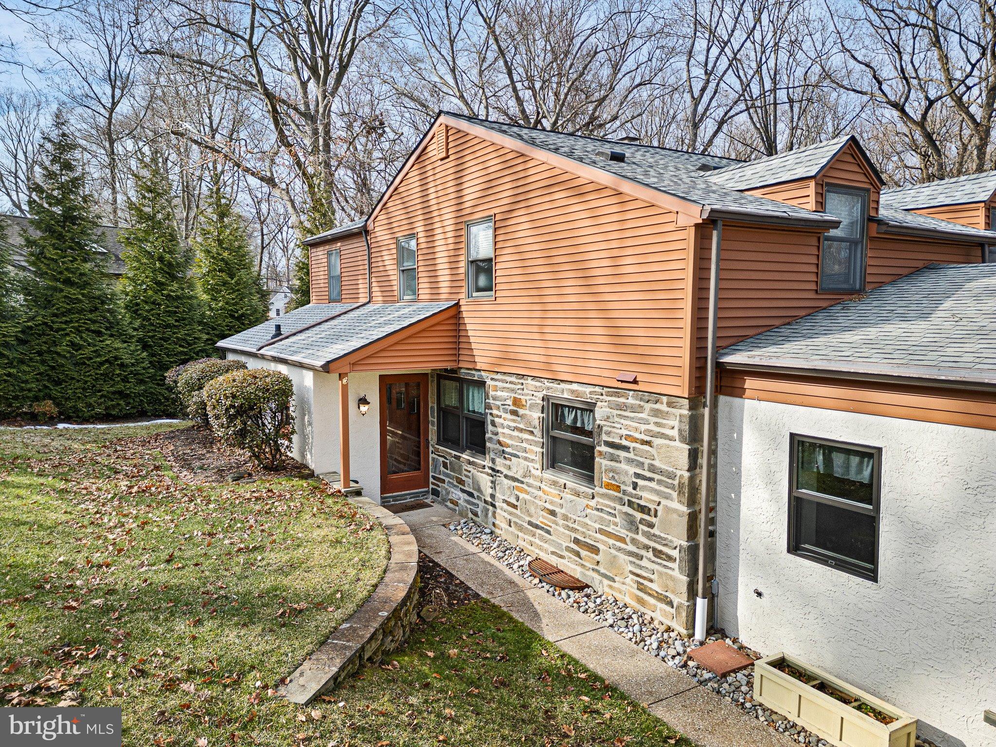 370 Marple Road Broomall, PA 19008 - Photo 3 of 46