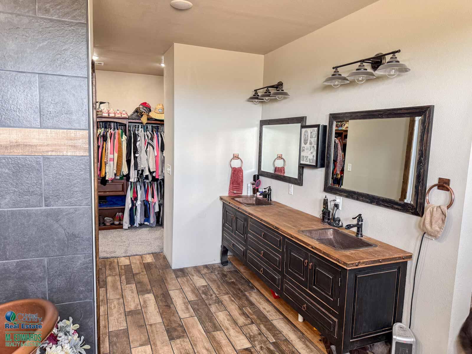 6792 Maine Road Anton, TX 79313 - Photo 20 of 37 Primary Bath