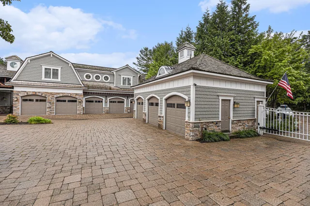 $395,000 | 5707 South Lake Street, Unit 5B, Glen Arbor, MI 49636