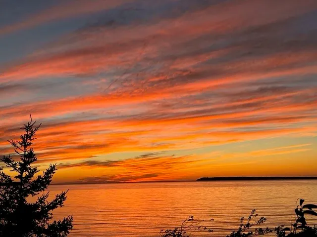 $395,000 | 5707 South Lake Street, Unit 5B, Glen Arbor, MI 49636