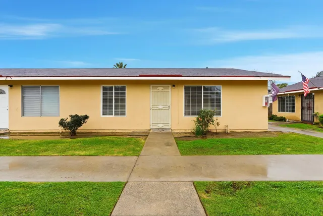 $1,400 | 616 South Irwin Street, Unit C, Hanford, CA 93230