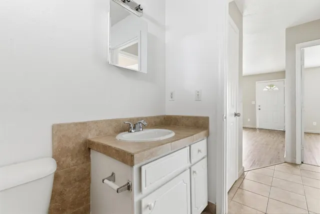 $1,400 | 616 South Irwin Street, Unit C, Hanford, CA 93230