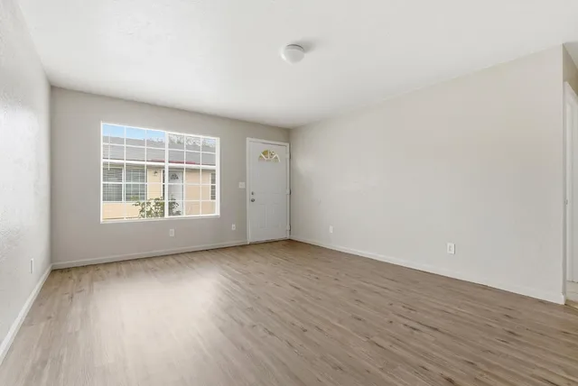 $1,400 | 616 South Irwin Street, Unit C, Hanford, CA 93230