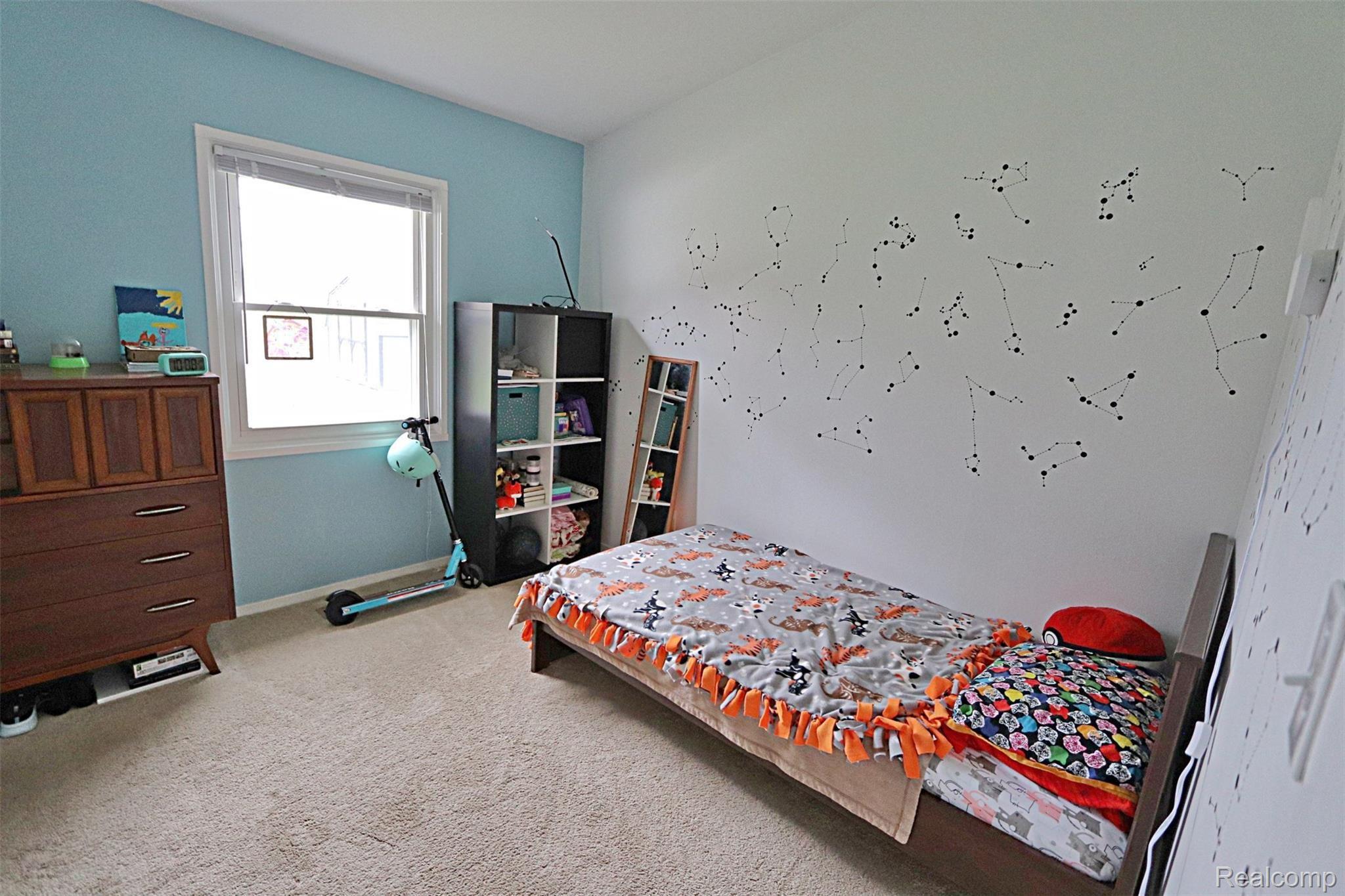 1215 Delta Road Walled Lake, MI 48390 - Photo 17 of 25 Bedroom #3