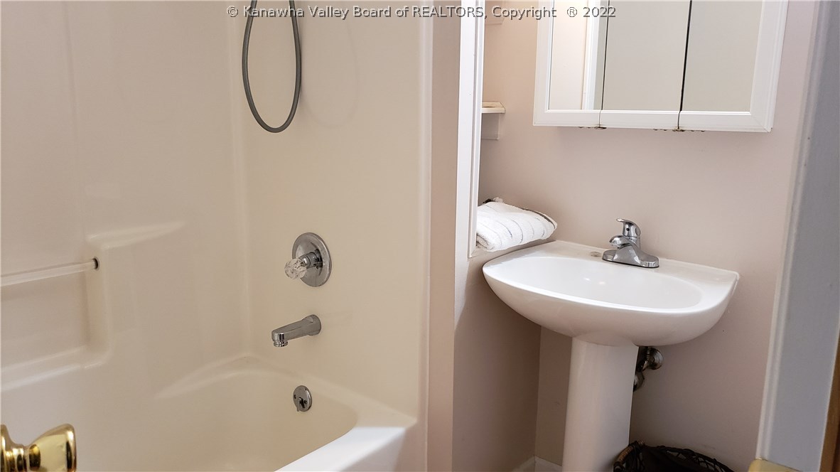 405 Rambling Hills Road Elkview, WV 25071 - Photo 13 of 21 Gallery Image 13