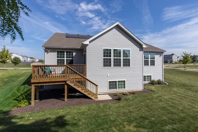 $600,000 | 451 Parkside Lane, Yorkville, IL 60560