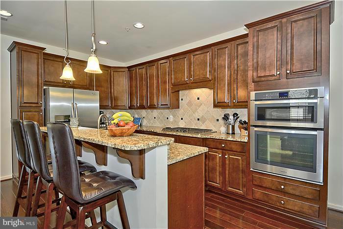 1545 Rabbit Hollow Place Silver Spring, MD 20906 - Photo 6 of 28 Lrg center isle, custom tiled bksplash