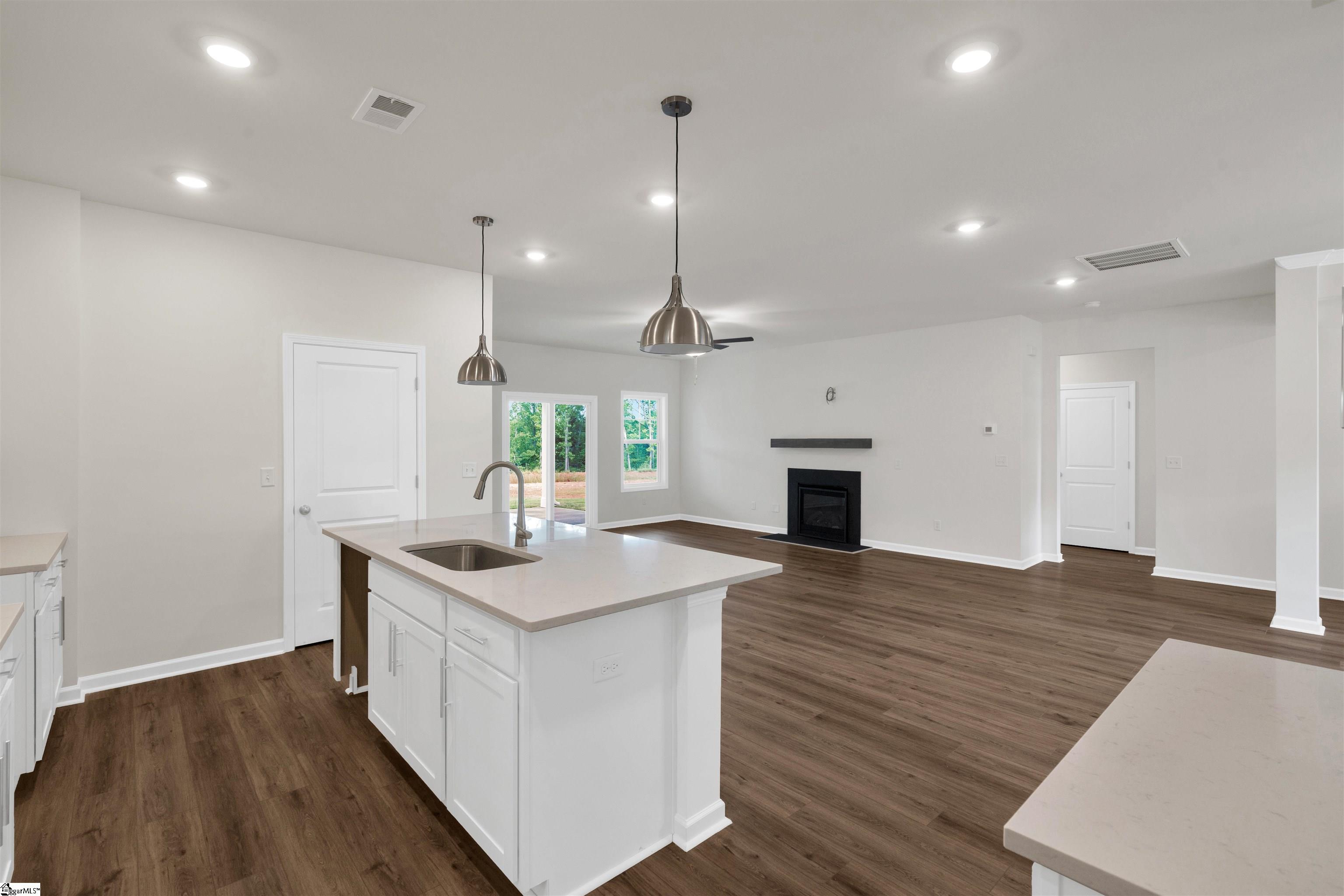 123 Hunter Ridge Drive Boiling Springs, SC 29316 - Photo 11 of 36 Gallery Image 11