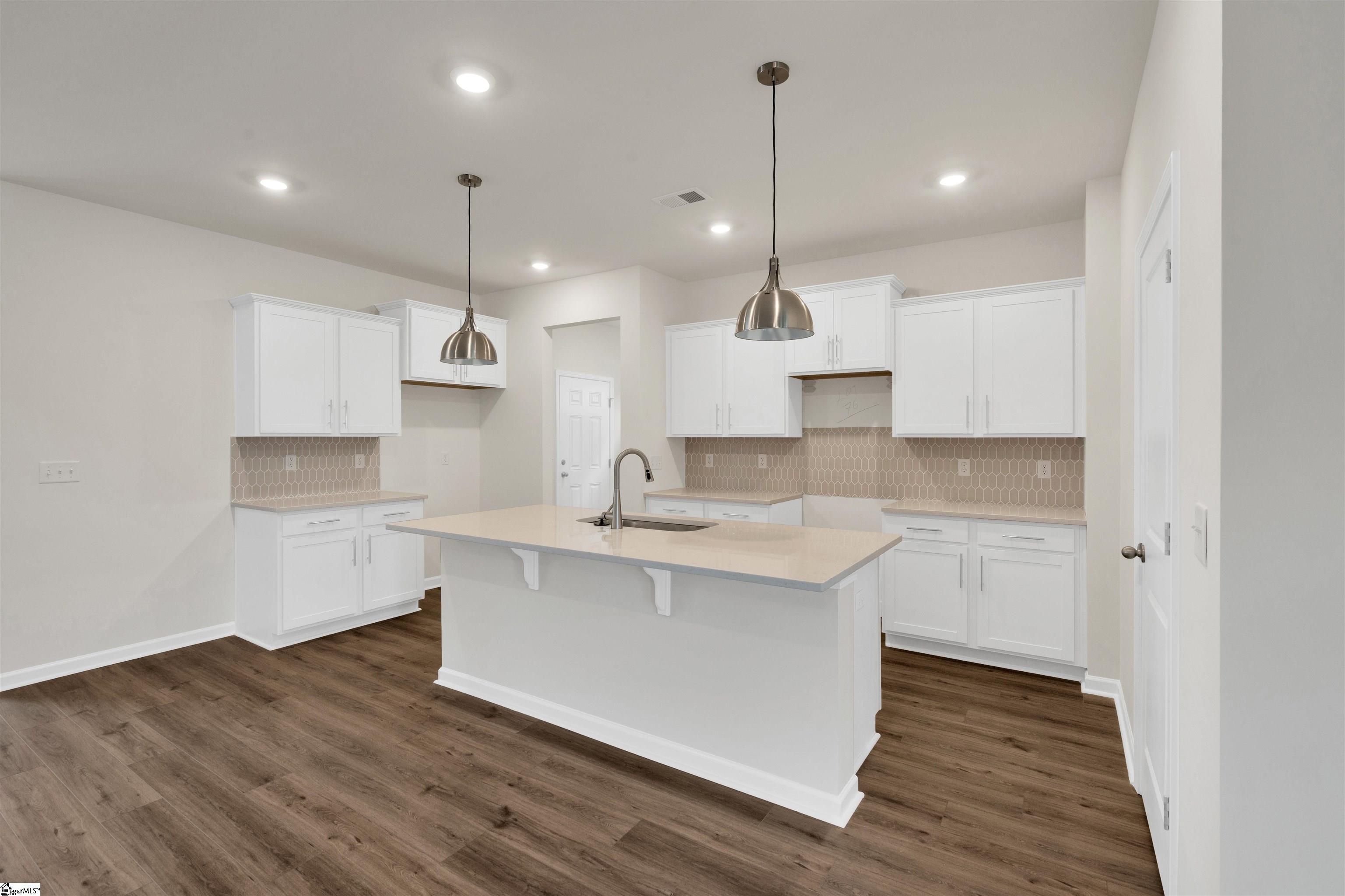 123 Hunter Ridge Drive Boiling Springs, SC 29316 - Photo 9 of 36 Gallery Image 9