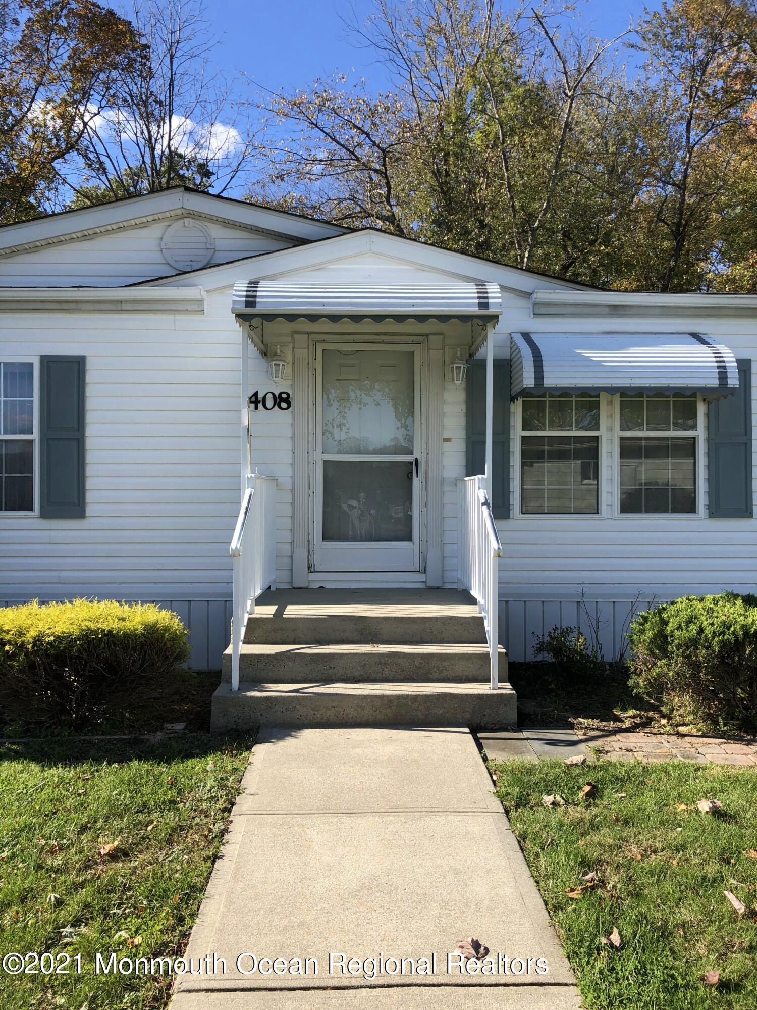408 Woody Road Freehold, NJ 07728 - Photo 3 of 32 IMG_6121