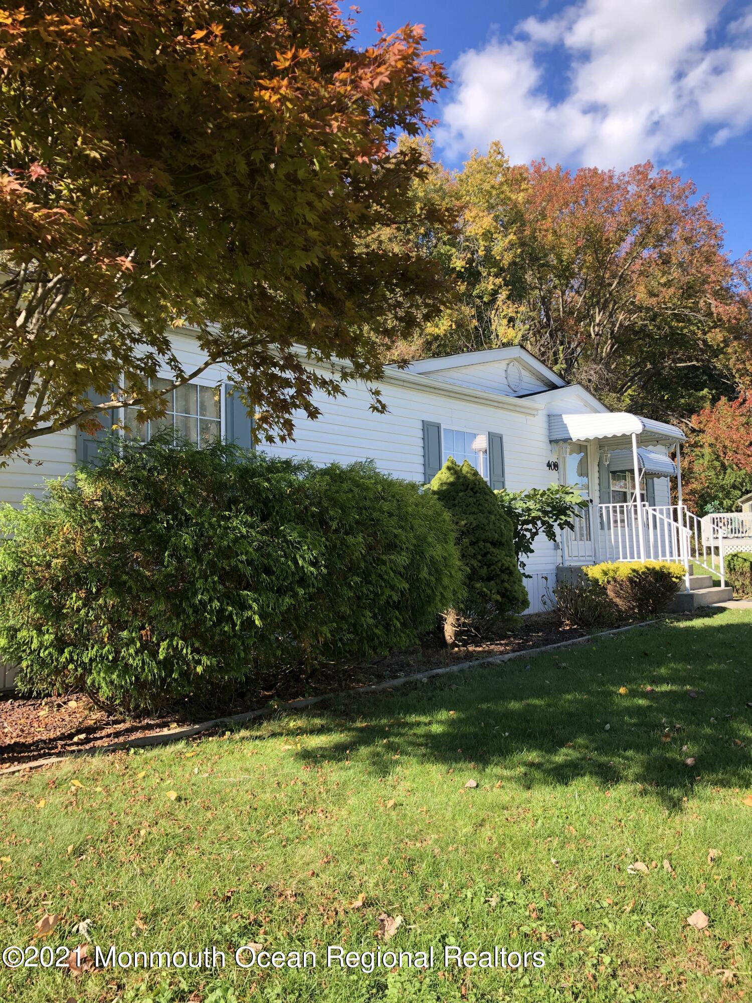 408 Woody Road Freehold, NJ 07728 - Photo 4 of 32 IMG_6118