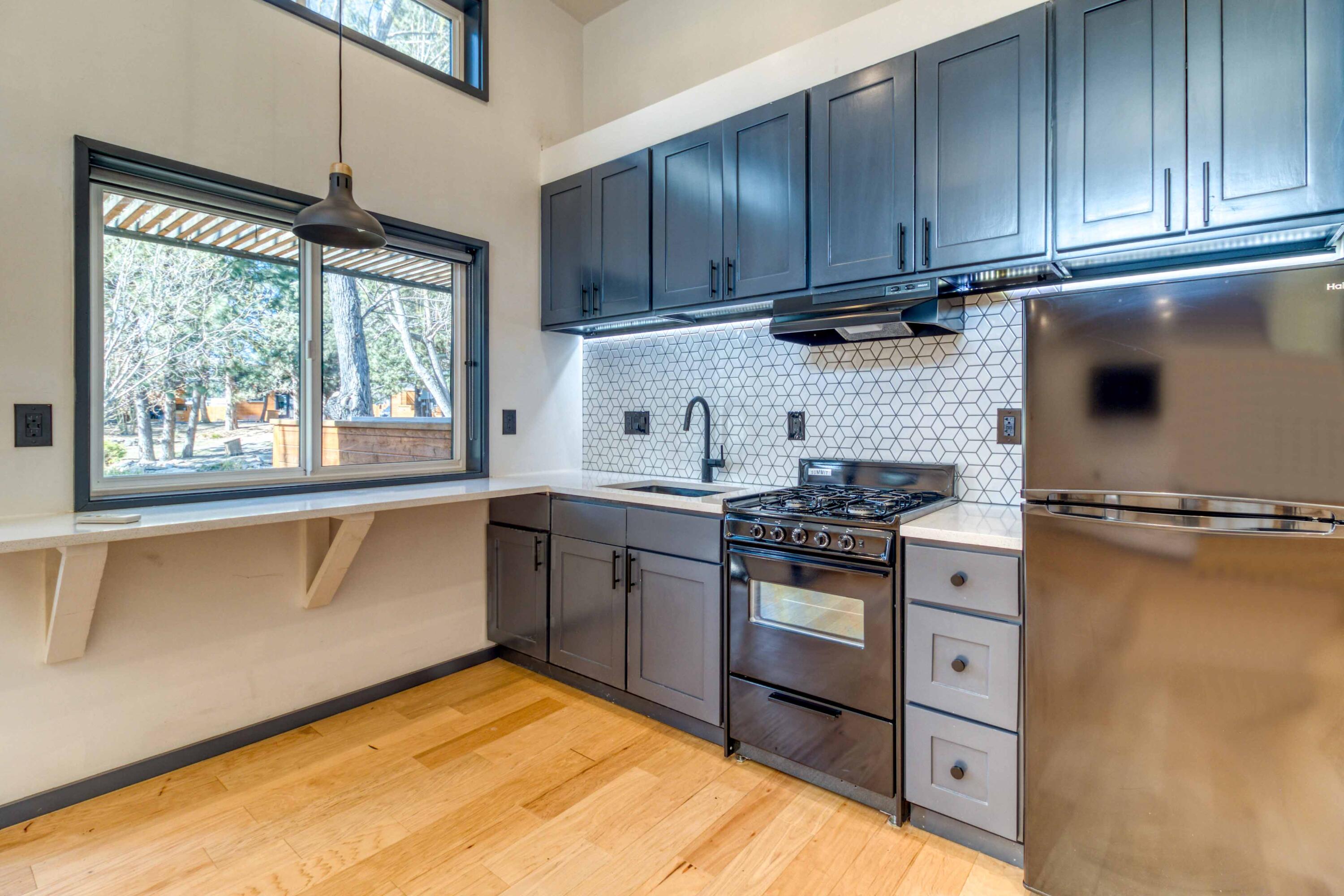 61301 Benham Road, Unit 8 Bend, OR 97702 - Photo 4 of 18 CREP0094Edited