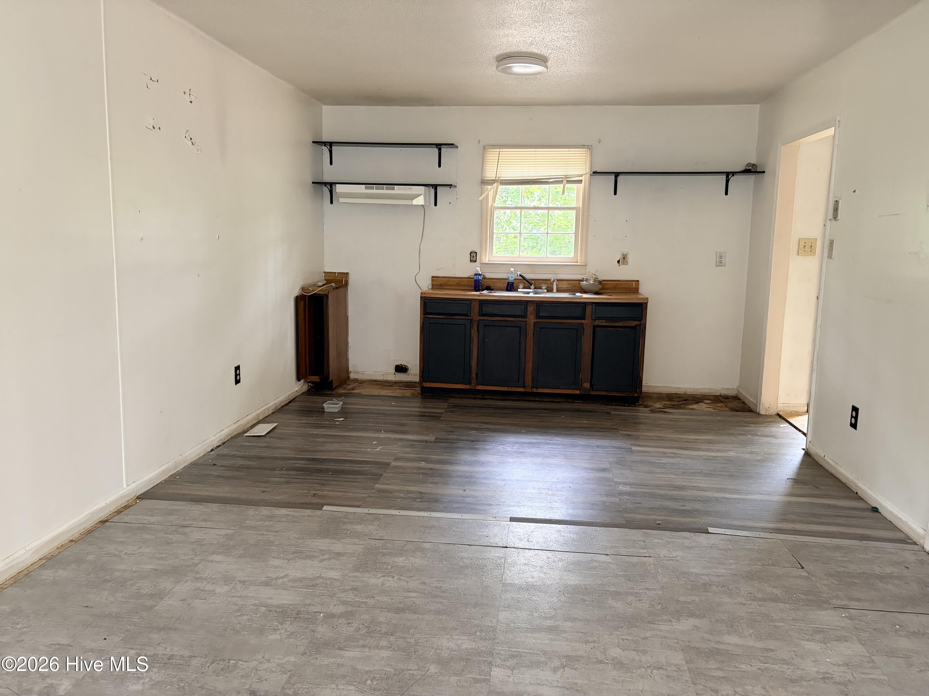 199 South Zoo Road Roanoke Rapids, NC 27870 - Photo 3 of 4 199ZooRDkitchen