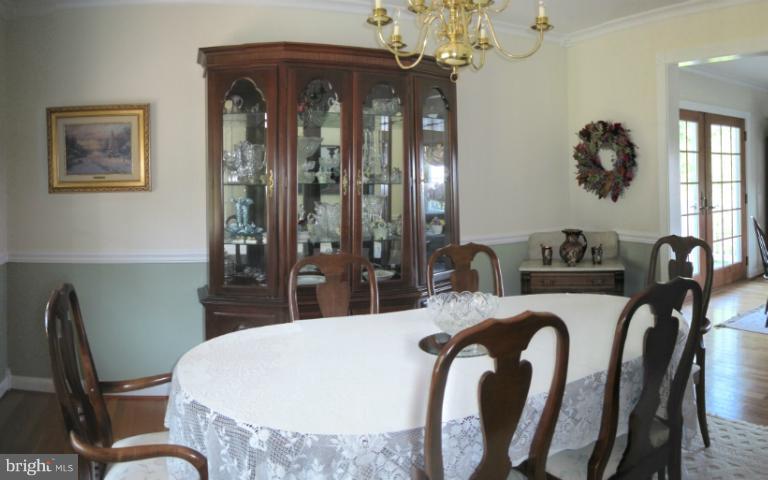 5398 Pond Mountain Road Broad Run, VA 20137 - Photo 1 of 22 Dining Room