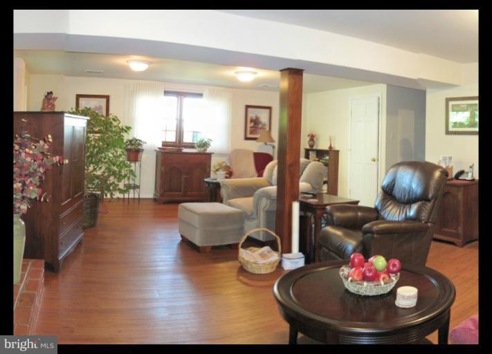 5398 Pond Mountain Road Broad Run, VA 20137 - Photo 19 of 22 Family Room