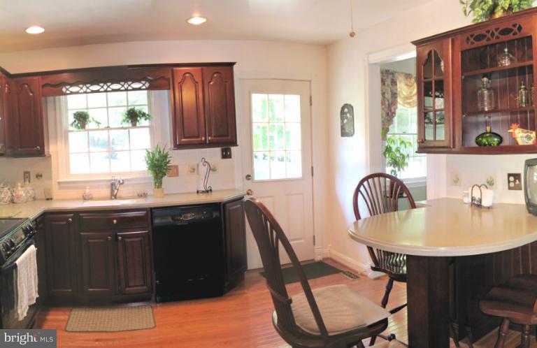 5398 Pond Mountain Road Broad Run, VA 20137 - Photo 20 of 22 Kitchen