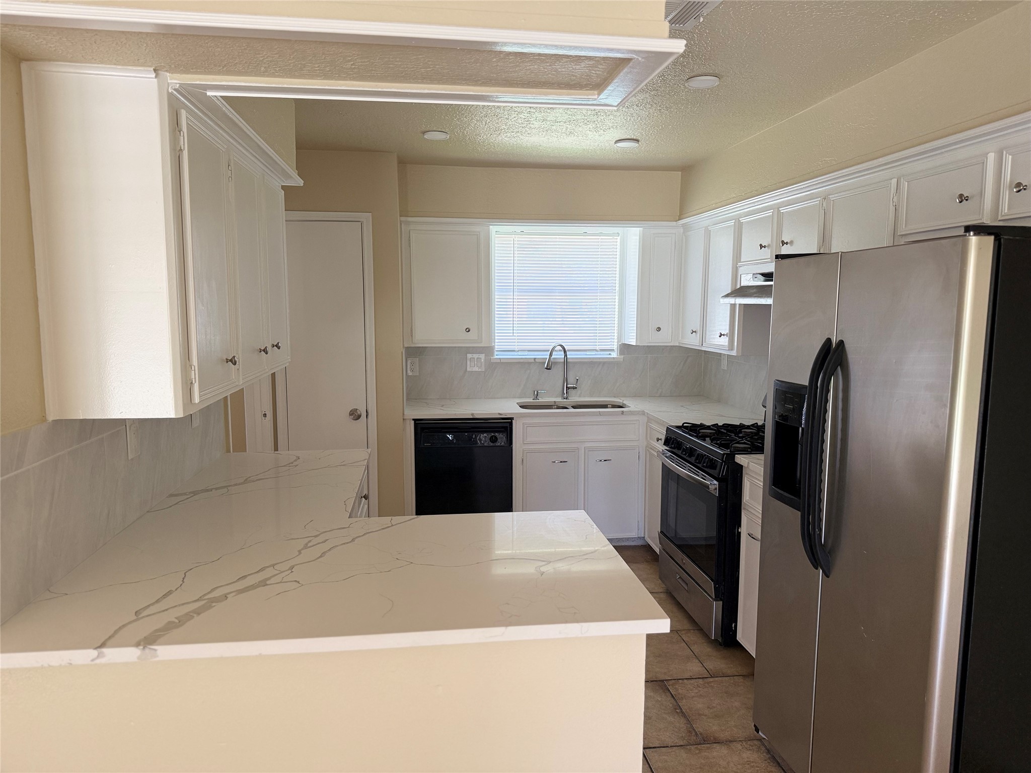 6610 Addicks Clodine Road Houston, TX 77083 - Photo 11 of 33 Gallery Image 11