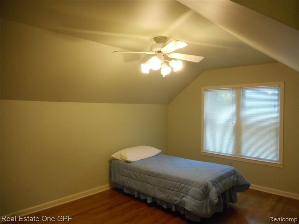 1099 Hawthorne Road Grosse Pointe Woods, MI 48236 - Photo 11 of 16