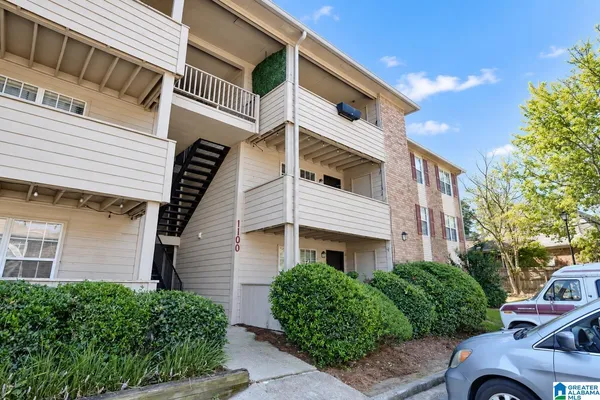 $139,000 | 1107 Chapel Creek Drive, Unit 1107, Hoover, AL 35226