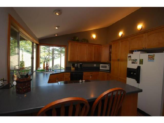 9507 Southwest 54th Avenue Portland, OR 97219 - Photo 5 of 15 Gallery Image 5