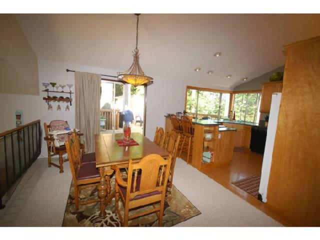 9507 Southwest 54th Avenue Portland, OR 97219 - Photo 6 of 15 Gallery Image 6