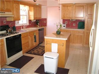 9 Rivulet Way Hamilton, NJ 08619 - Photo 2 of 12 Kitchen