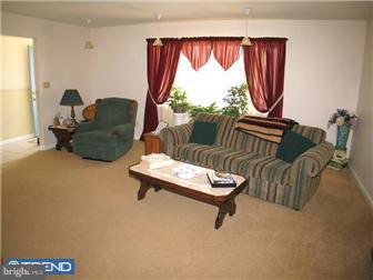 9 Rivulet Way Hamilton, NJ 08619 - Photo 3 of 12 Living Room