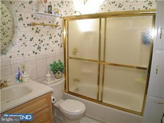 9 Rivulet Way Hamilton, NJ 08619 - Photo 8 of 12 Bathroom