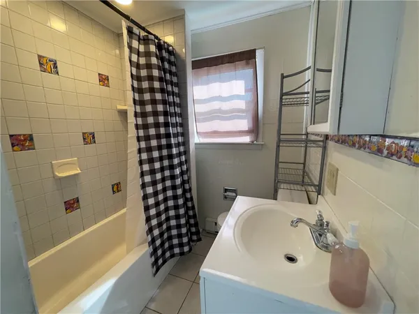 $7,000 | 60 Berkeley Avenue, Unit 2, Newport, RI 02840