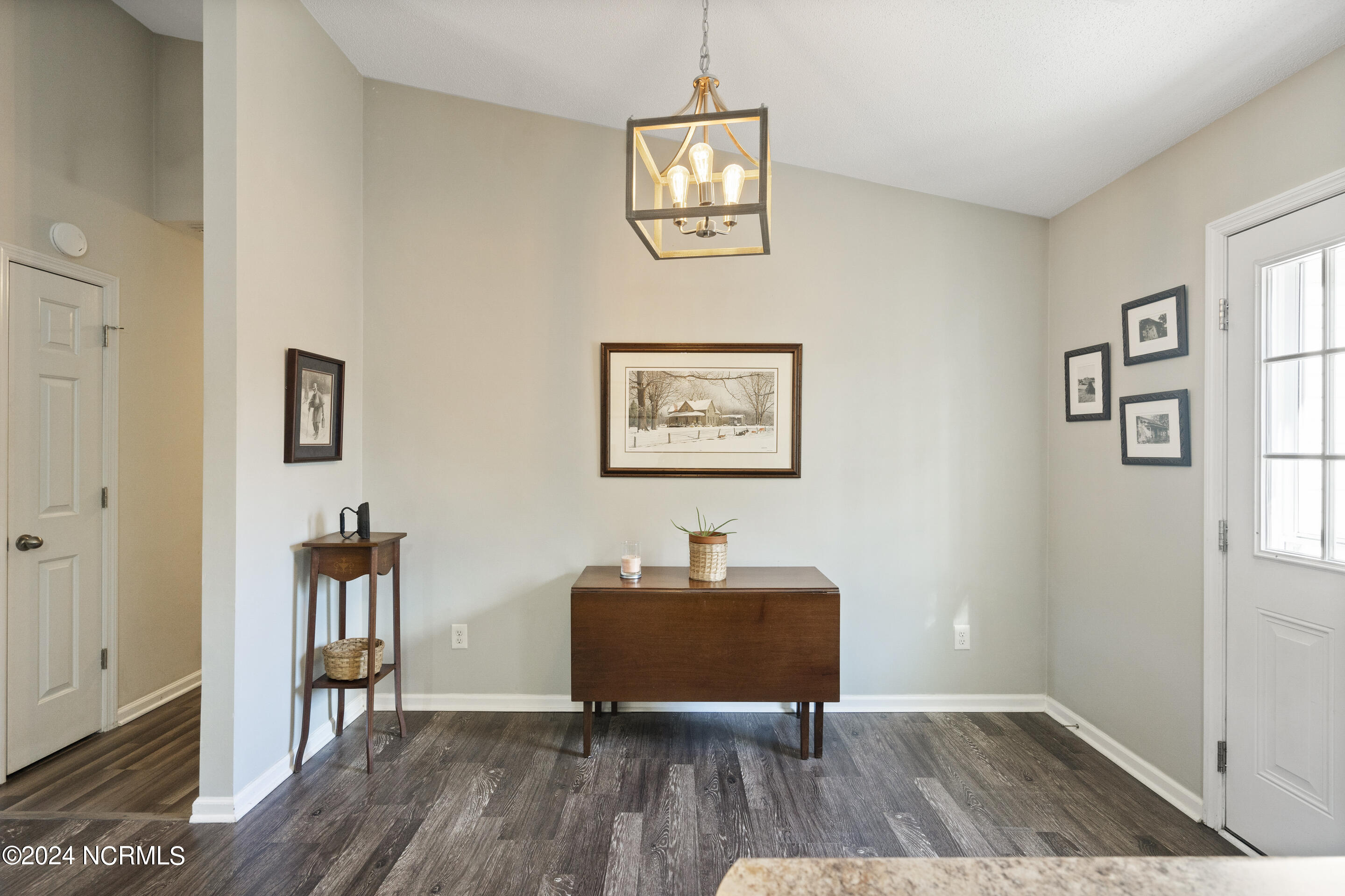 102 Burrell Lane Richlands, NC 28574 - Photo 12 of 43 Dining