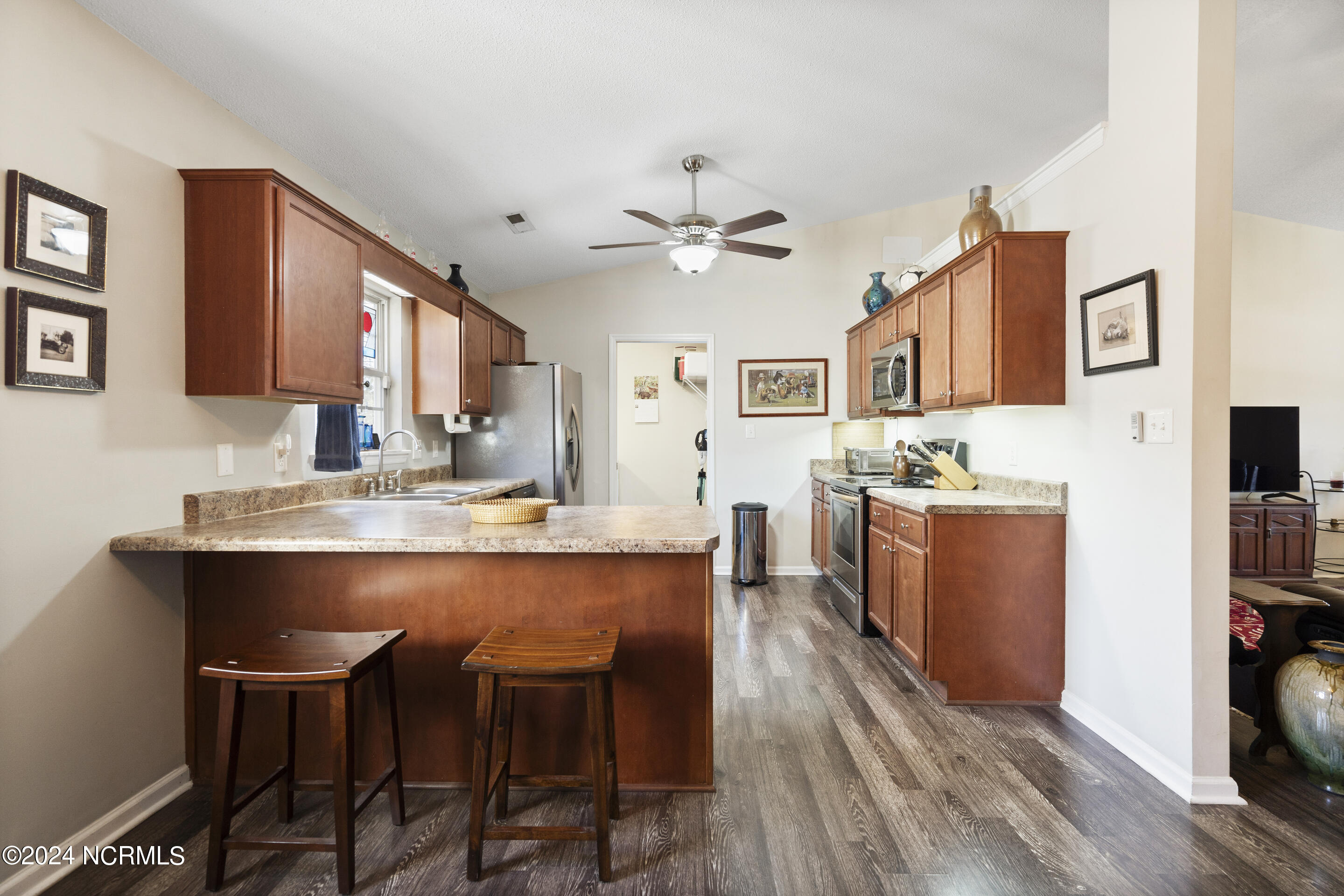 102 Burrell Lane Richlands, NC 28574 - Photo 13 of 43 Kitchen