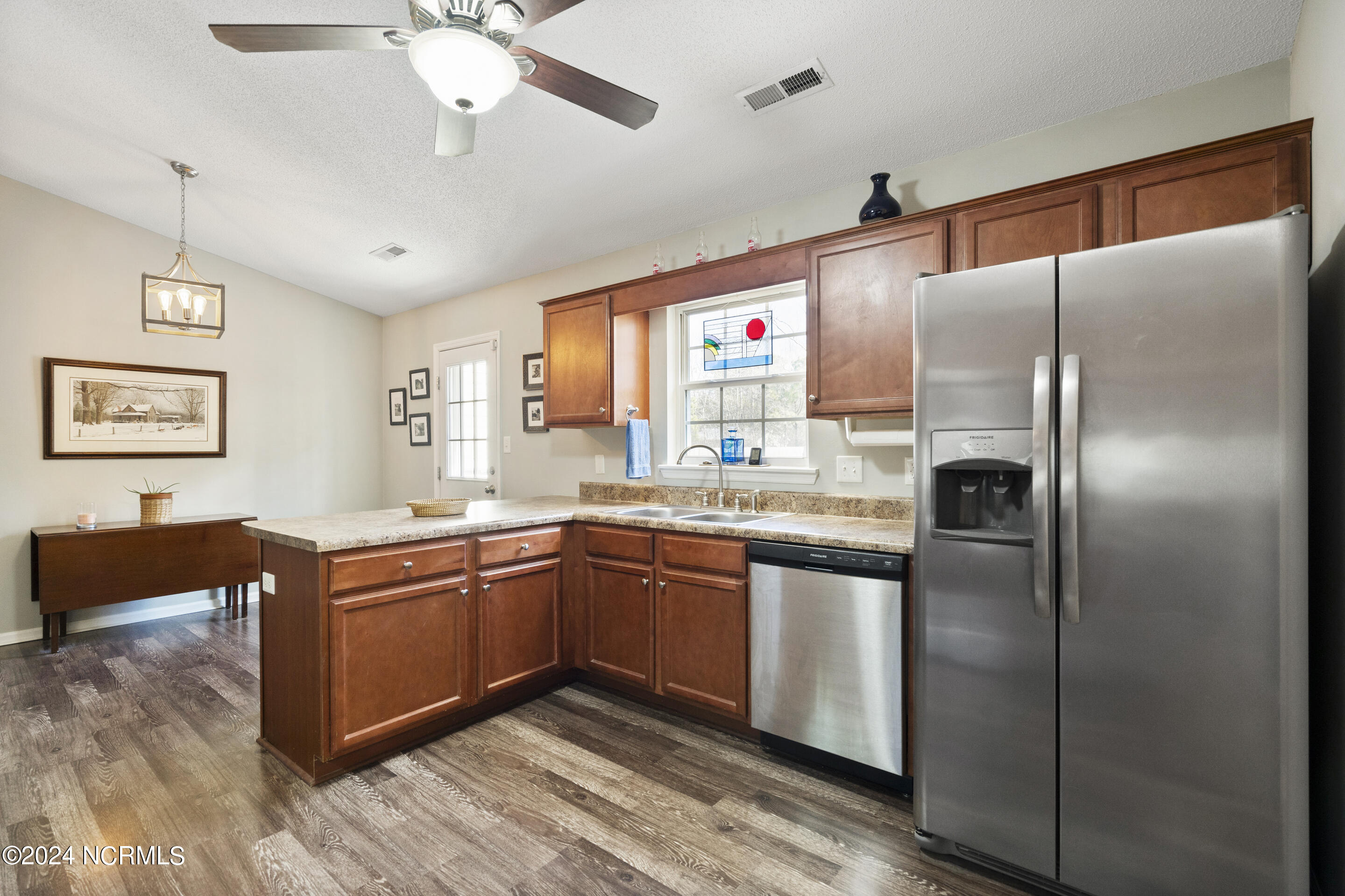 102 Burrell Lane Richlands, NC 28574 - Photo 15 of 43 Kitchen