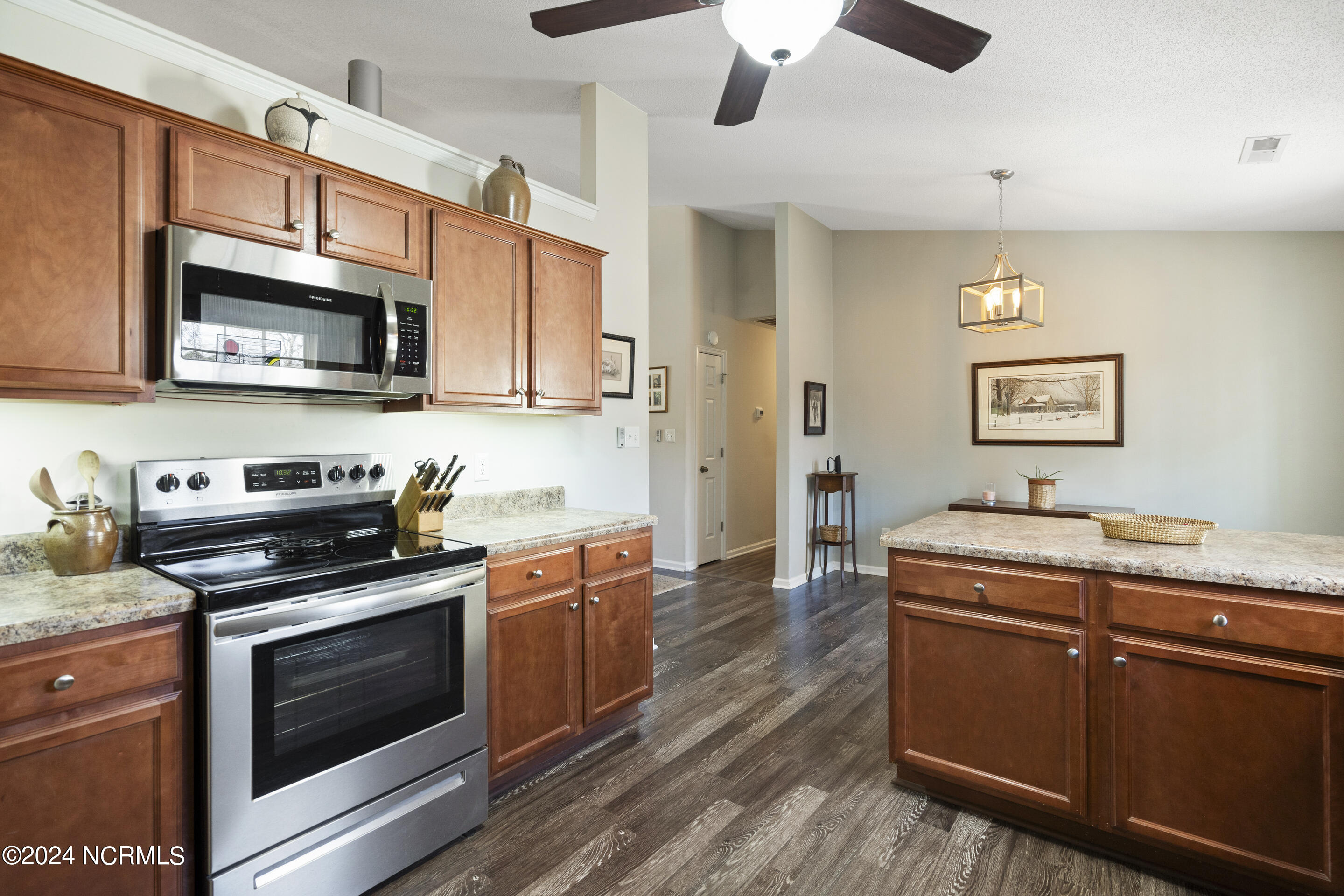 102 Burrell Lane Richlands, NC 28574 - Photo 16 of 43 Kitchen