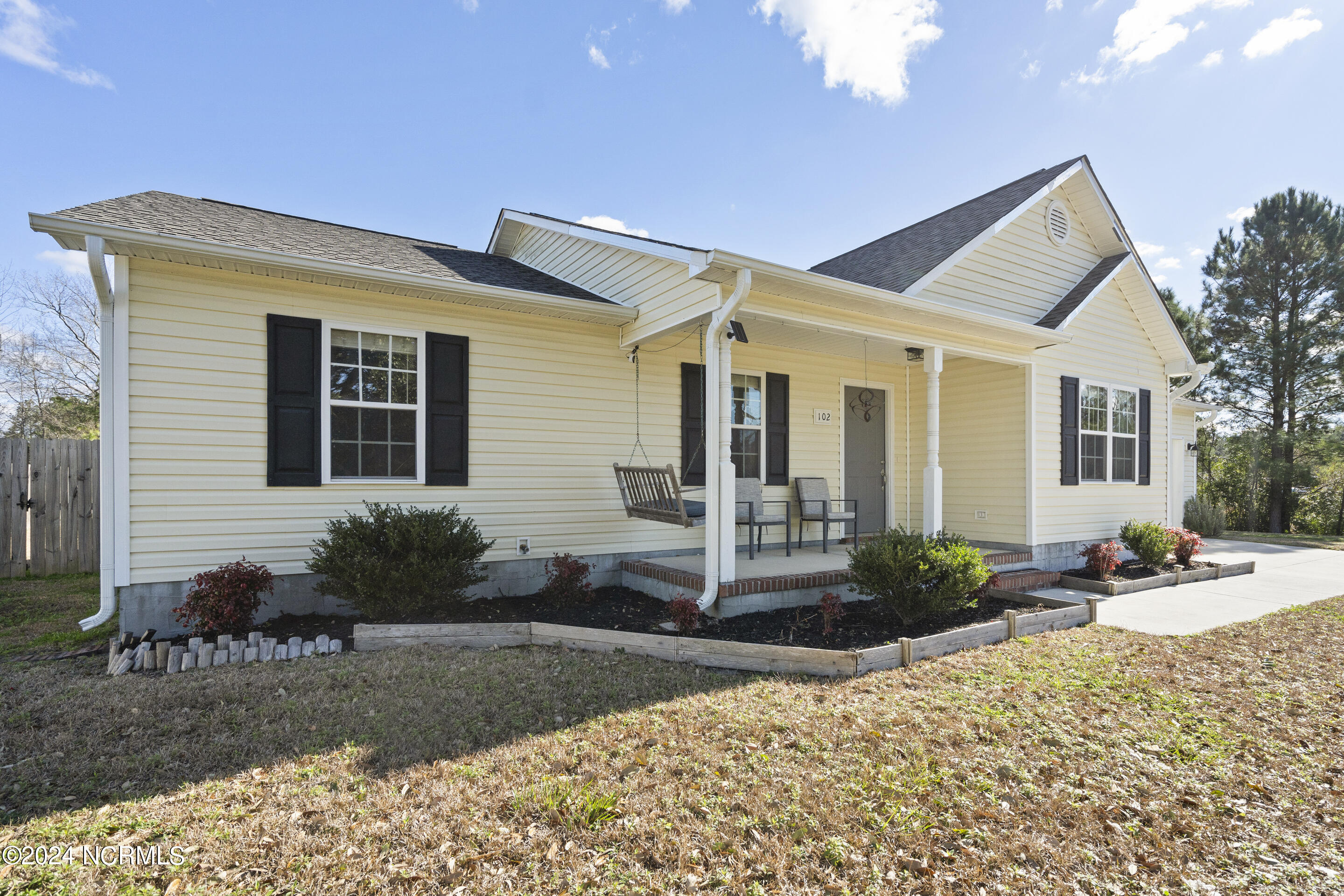 102 Burrell Lane Richlands, NC 28574 - Photo 2 of 43 Front