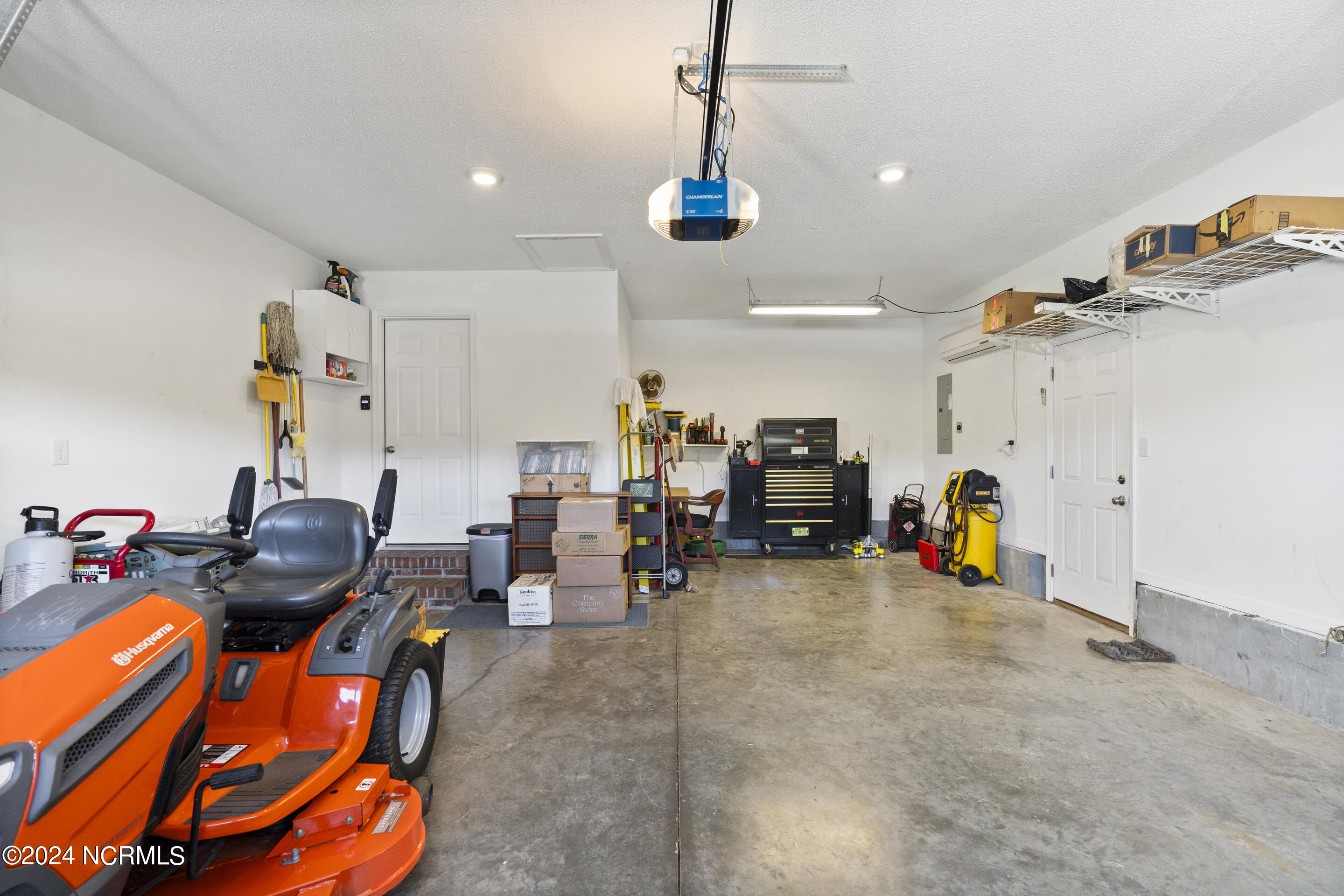 102 Burrell Lane Richlands, NC 28574 - Photo 38 of 43 Garage