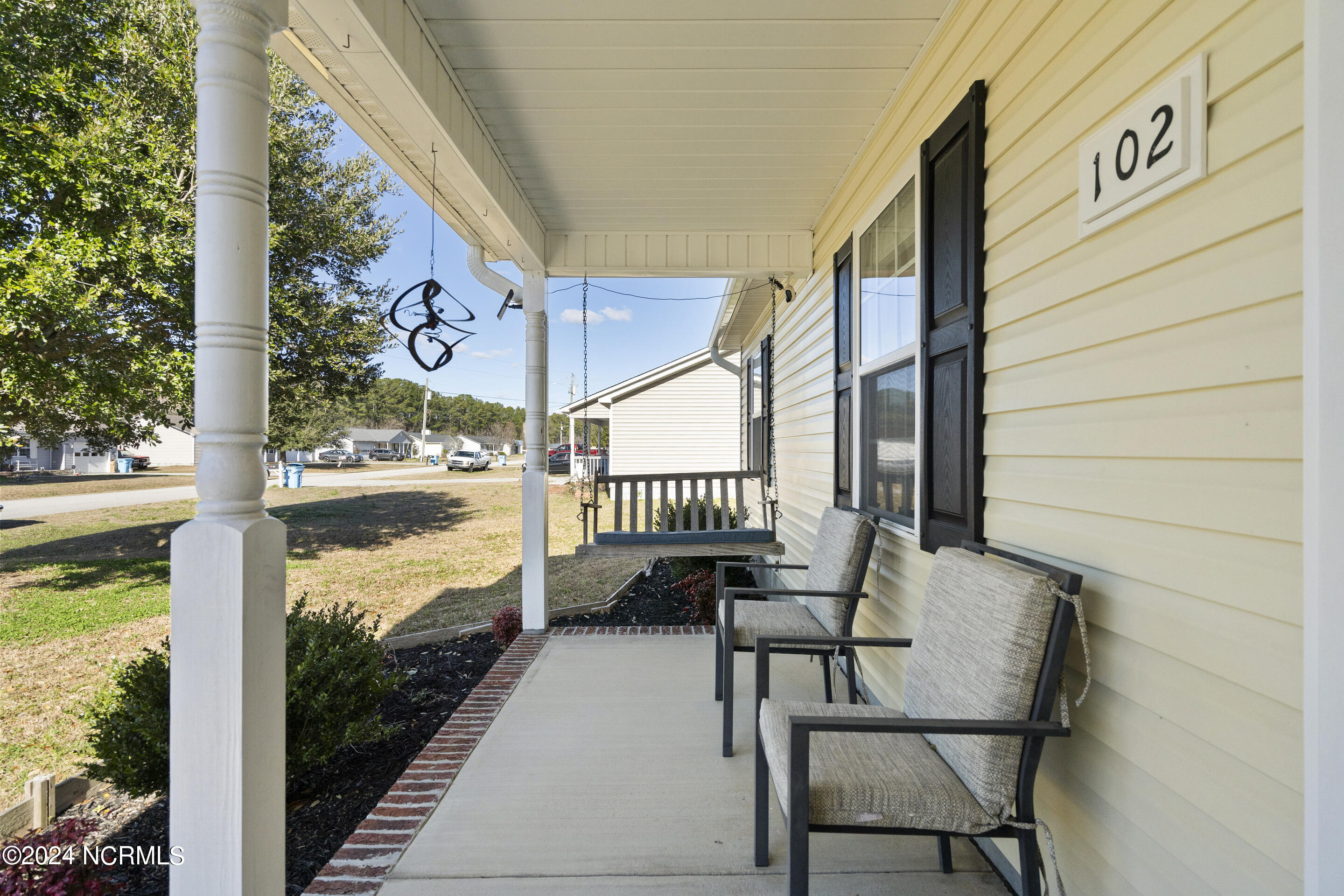 102 Burrell Lane Richlands, NC 28574 - Photo 4 of 43 Covered Porch