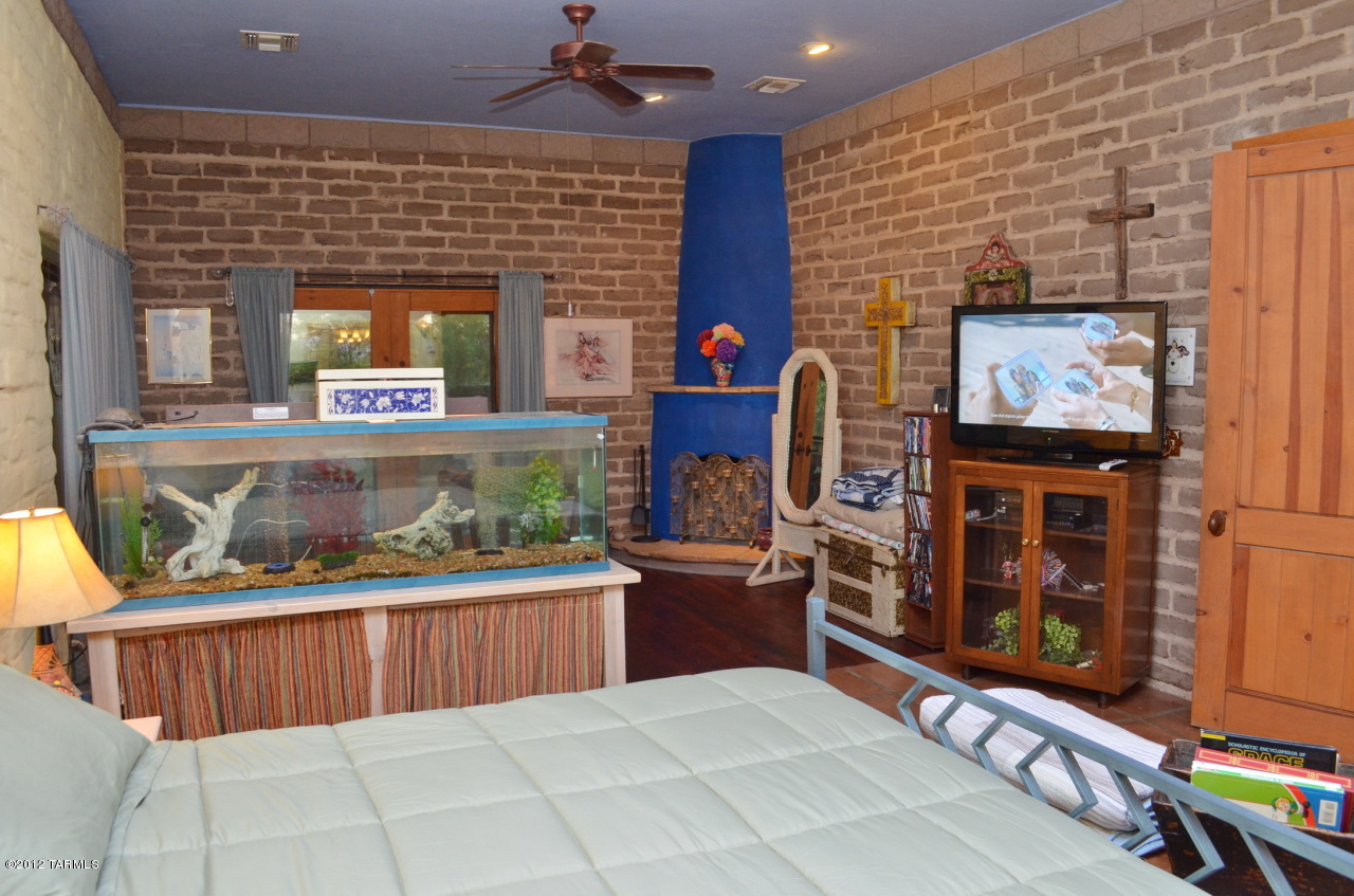 2525 West Glover Road Tucson, AZ 85742 - Photo 27 of 34
