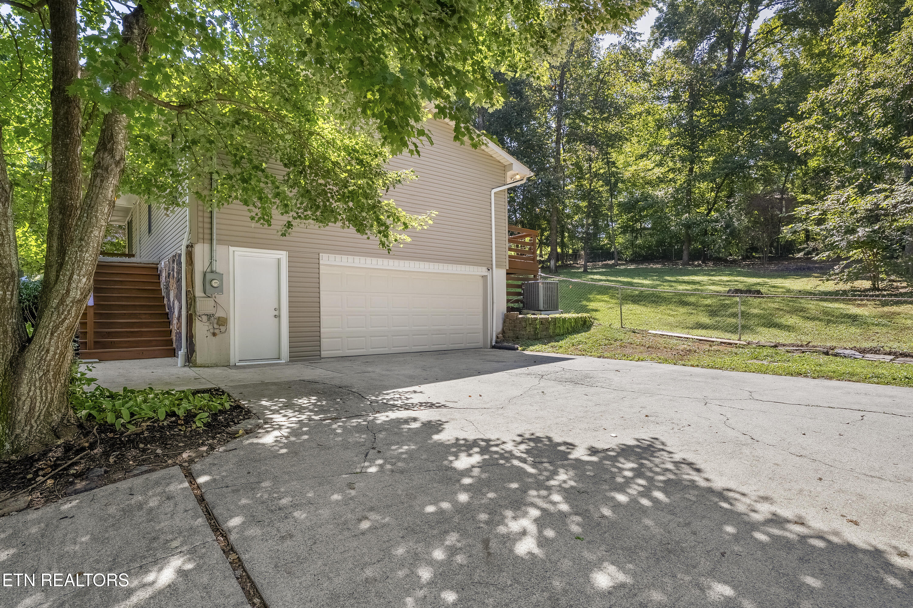 337 Oran Road Knoxville, TN 37934 - Photo 38 of 39 Two Car Garage