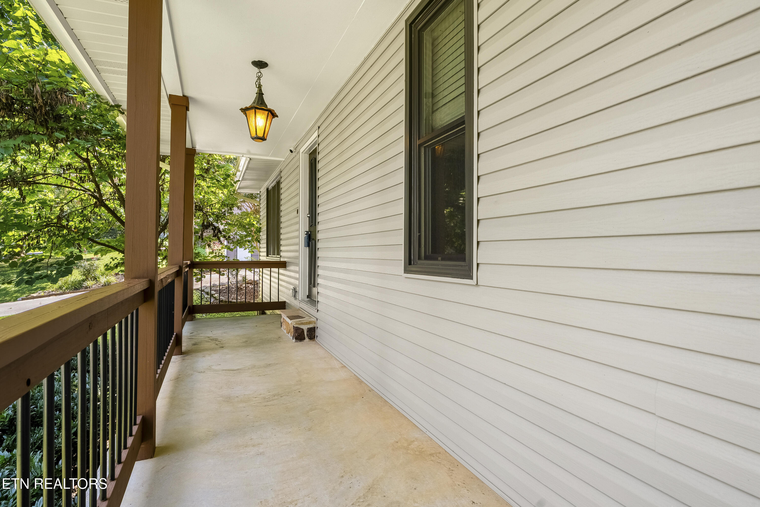 337 Oran Road Knoxville, TN 37934 - Photo 5 of 39 Front Porch