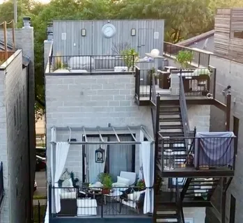 $599,000 | 3015 North Damen Avenue, Unit 3, Chicago, IL 60618