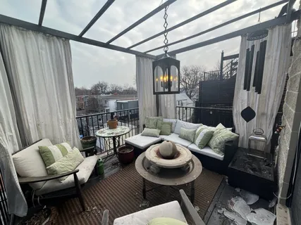 $599,000 | 3015 North Damen Avenue, Unit 3, Chicago, IL 60618